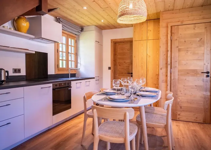 شاليه Cozy 3br 6p With Balcony - *